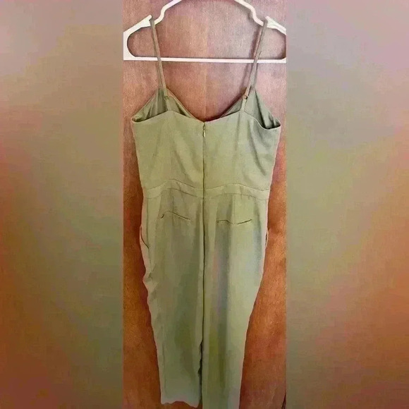 Jennifer Lopez Olive Green Jumpsuit - Picture 4 of 9